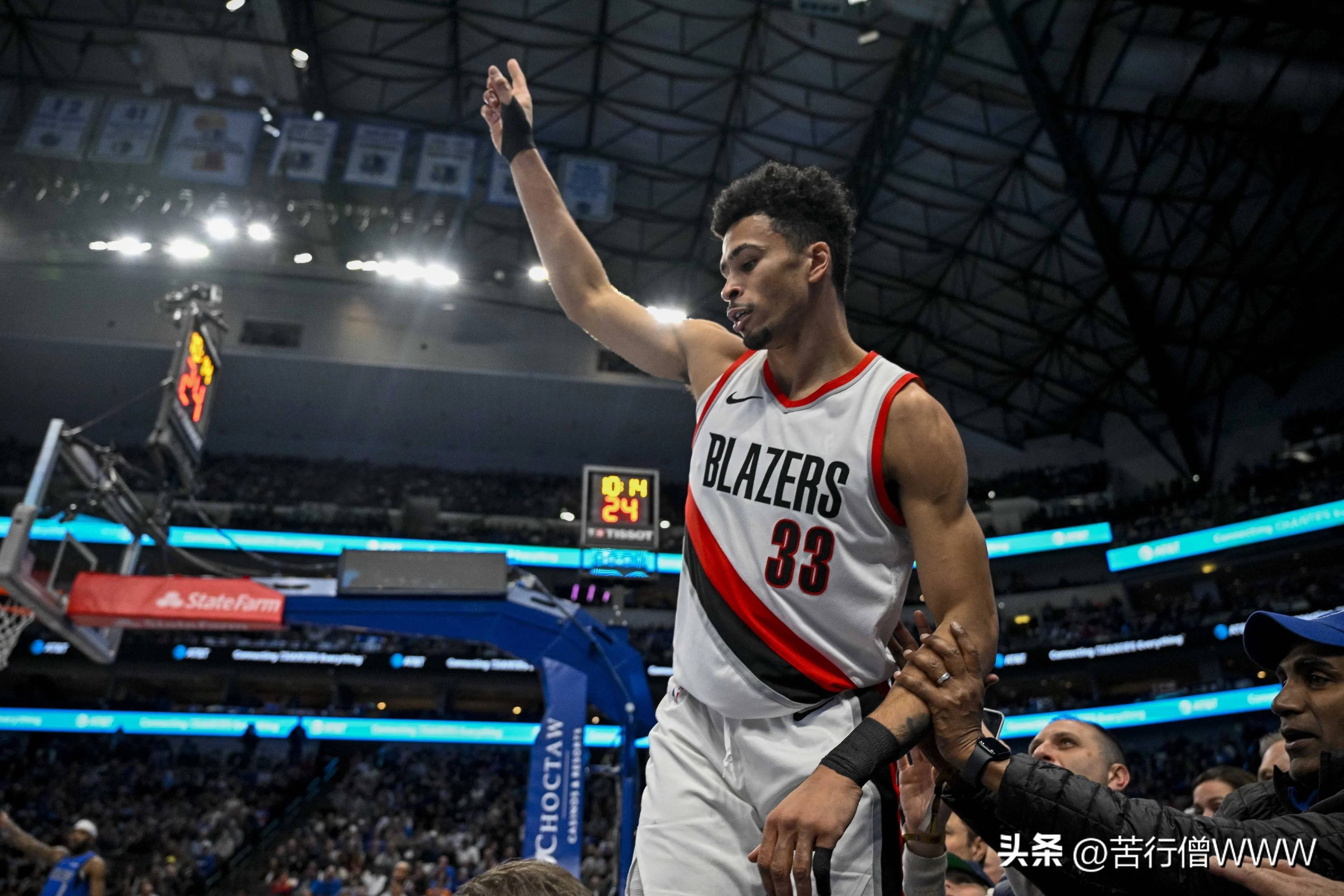 开拓者客场大胜马刺,东部征战取胜 开拓者客场大胜马刺,东部征战取胜