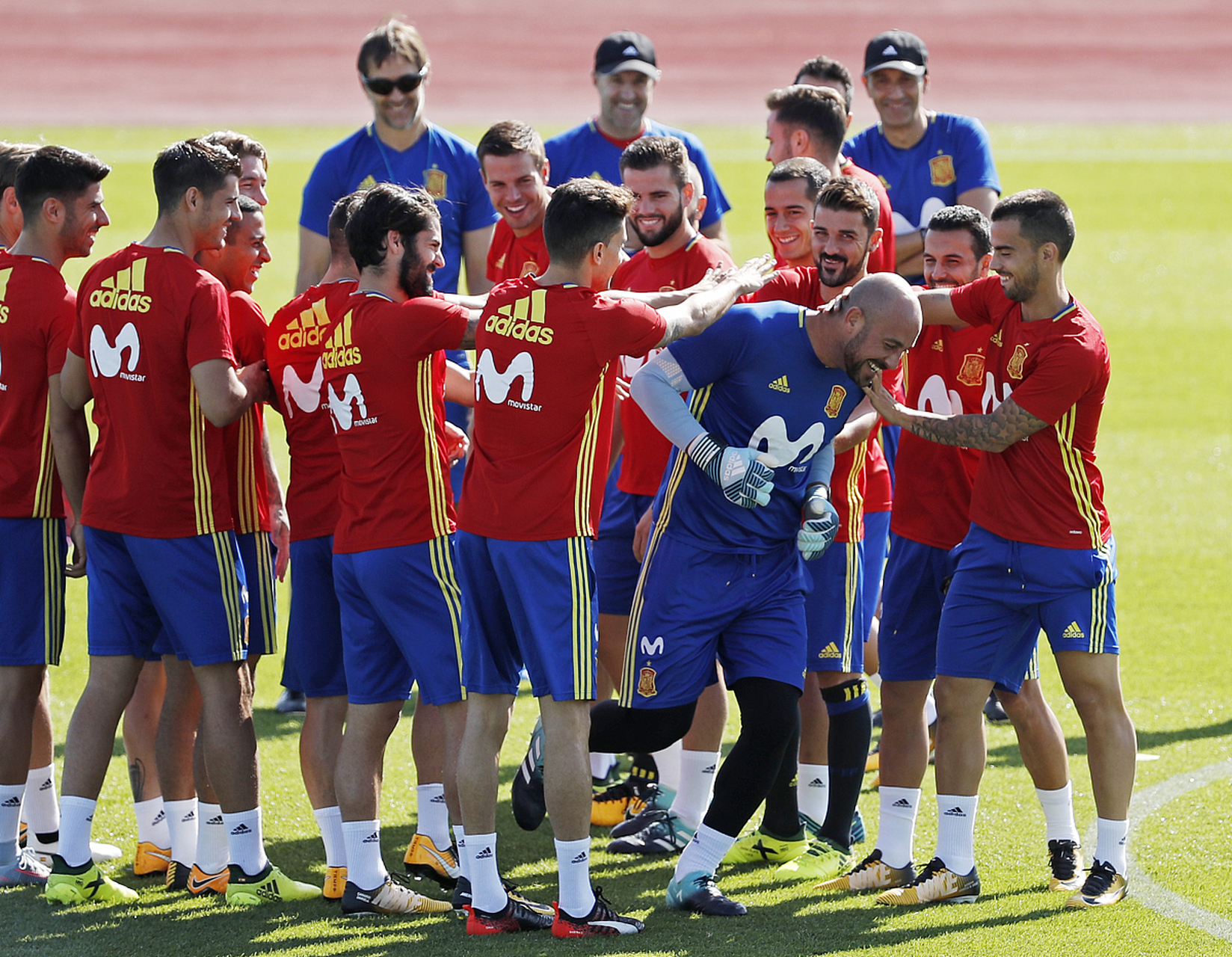 罗马尼亚队人员变动频繁,备战欧洲杯预选赛的简单介绍 罗马尼亚队人员变动频繁,备战欧洲杯预选赛的简单介绍