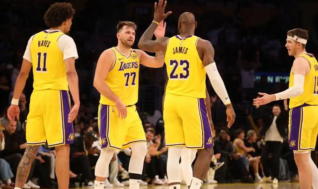 鹈鹕接连失利,面临前所未有压力的简单介绍 鹈鹕接连失利,面临前所未有压力的简单介绍