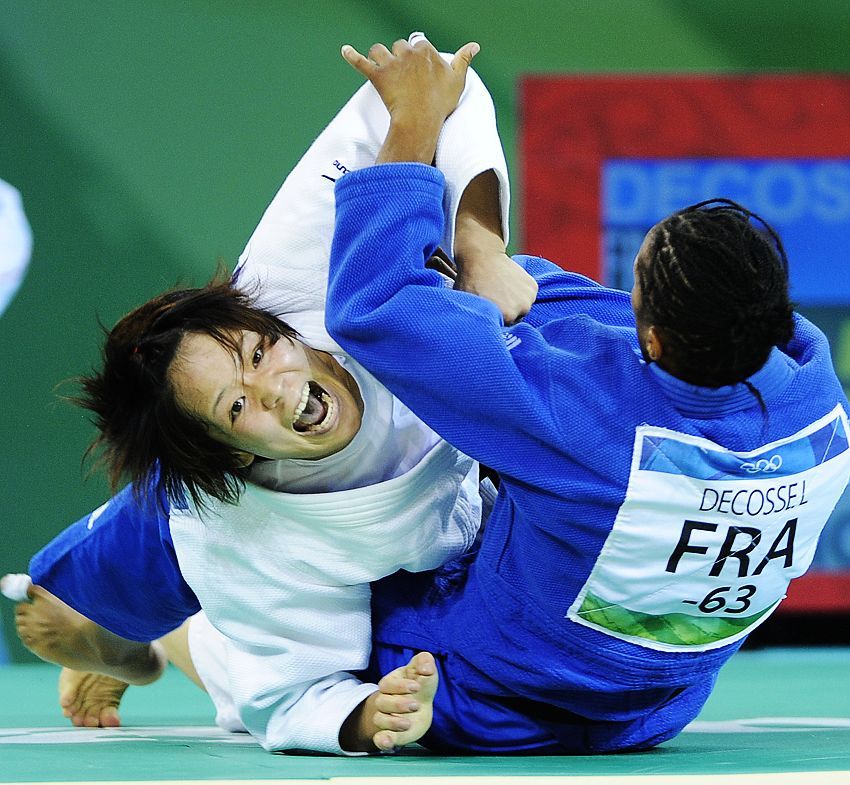 柔道比赛掀起高潮！选手实力惊人