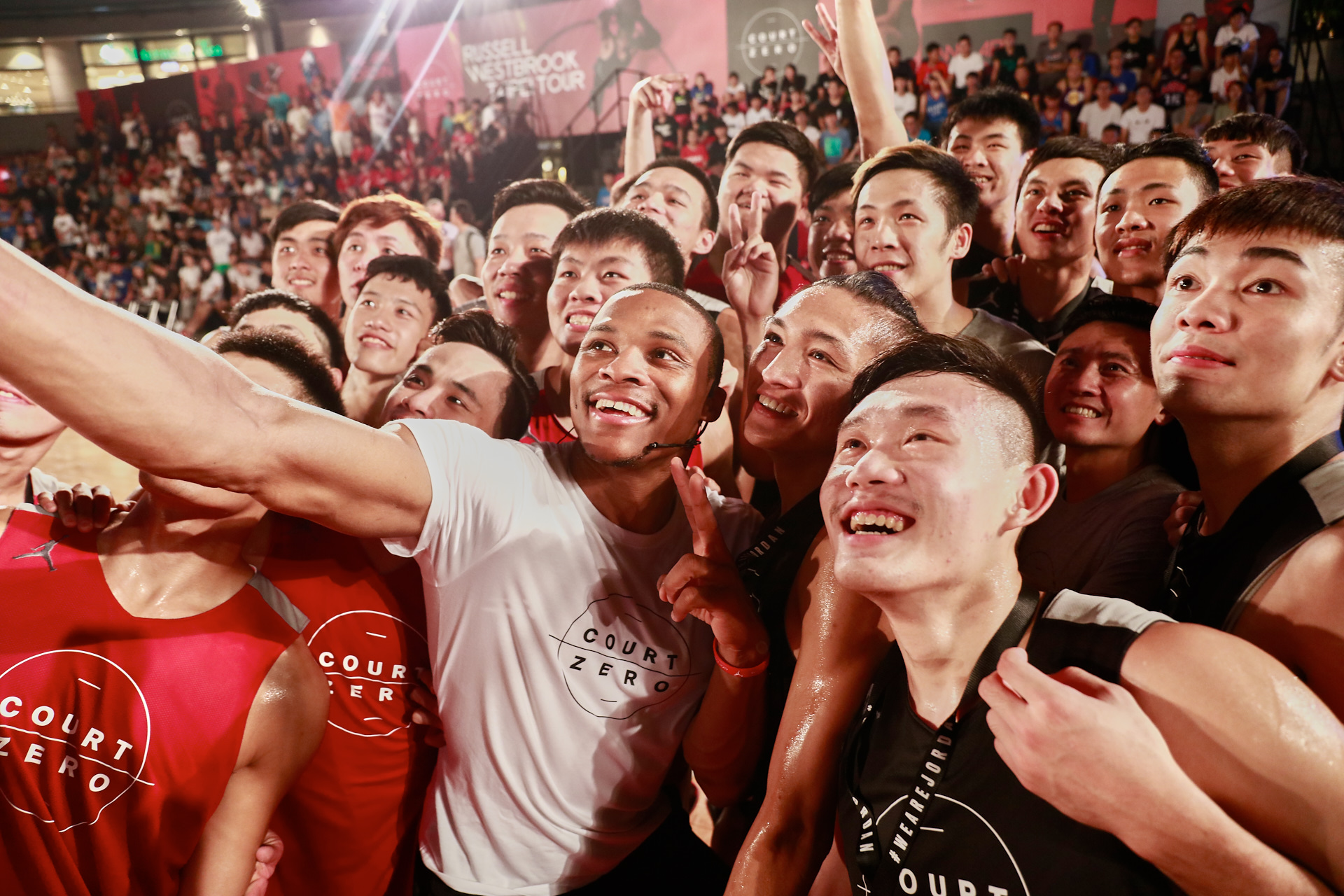 开云体育app-湖人队主教练鼓励球员全力以赴比赛