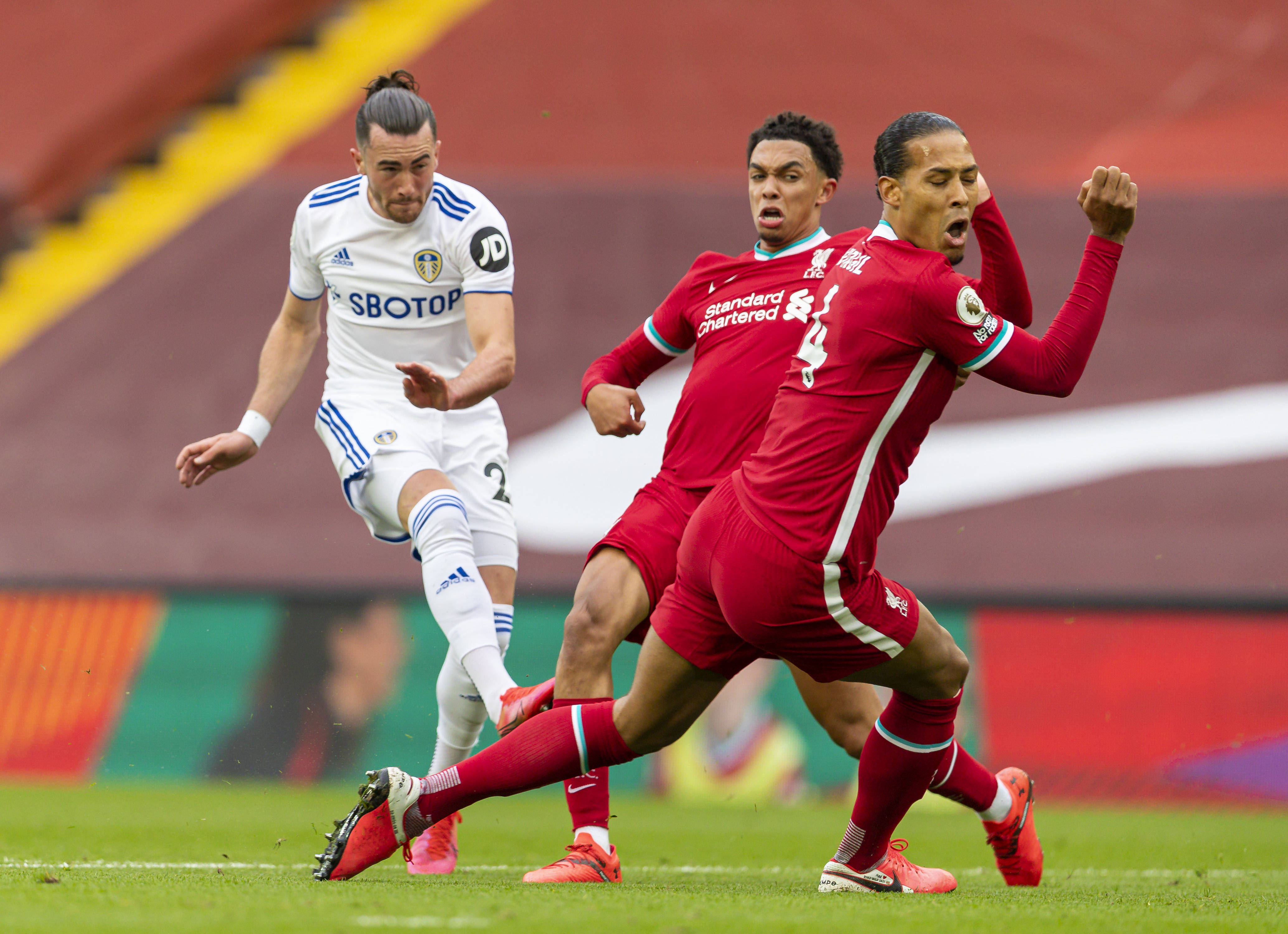 利兹联主场稳胜，富勒姆不敌桑德兰的简单介绍