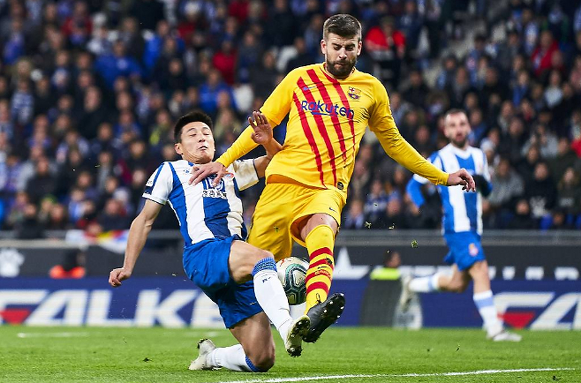 关于西班牙球星转投东方球队，刷新转会纪录的信息