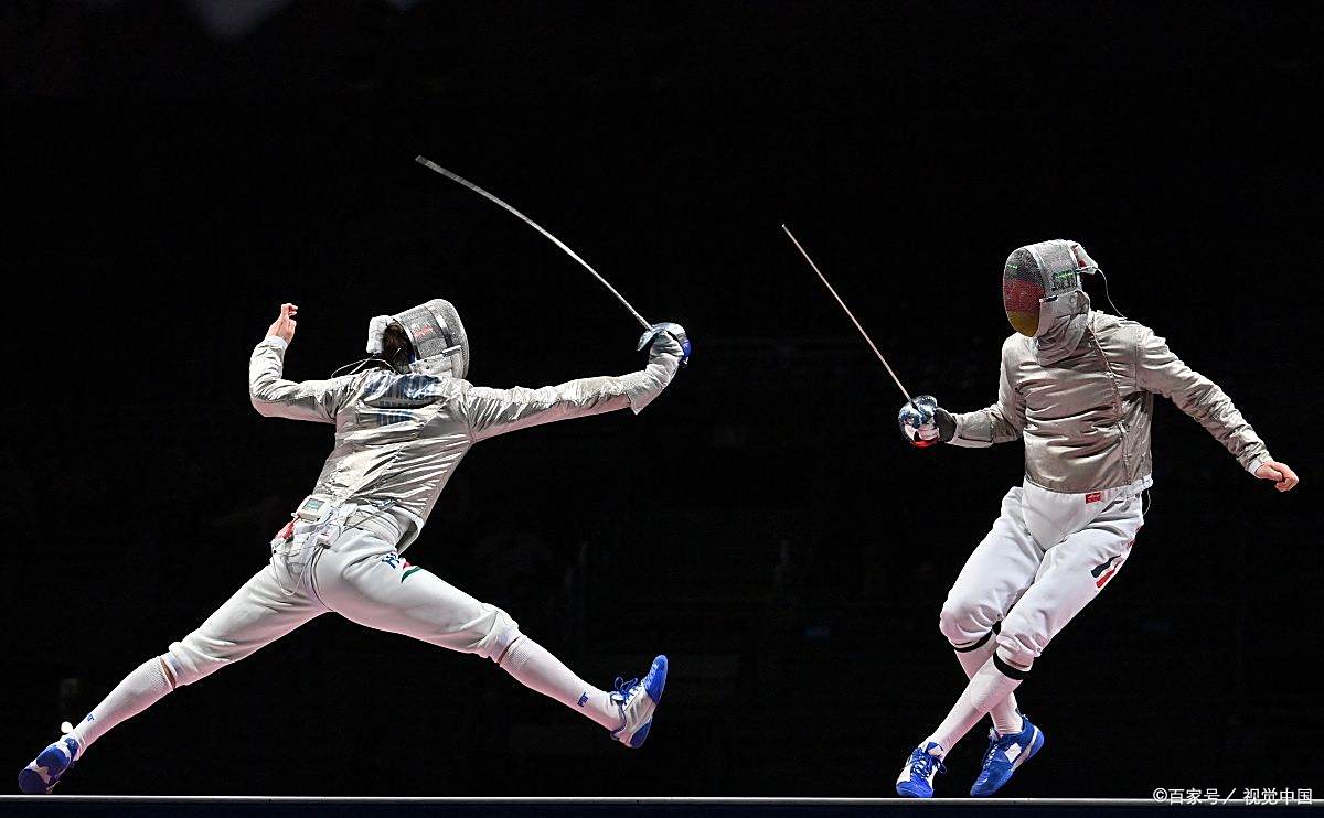 西班牙击剑选手潜力巨大，接过金牌