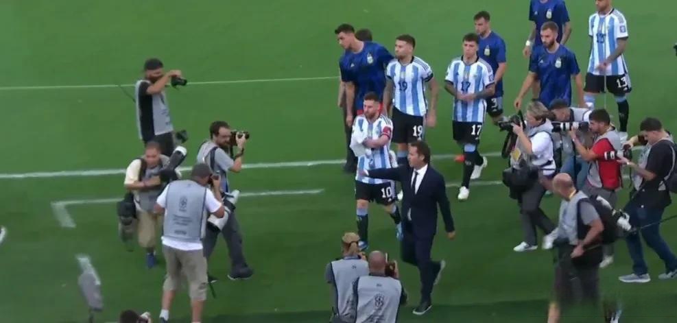 关于国家队胜负难分,球场火爆对抗的信息 关于国家队胜负难分,球场火爆对抗的信息