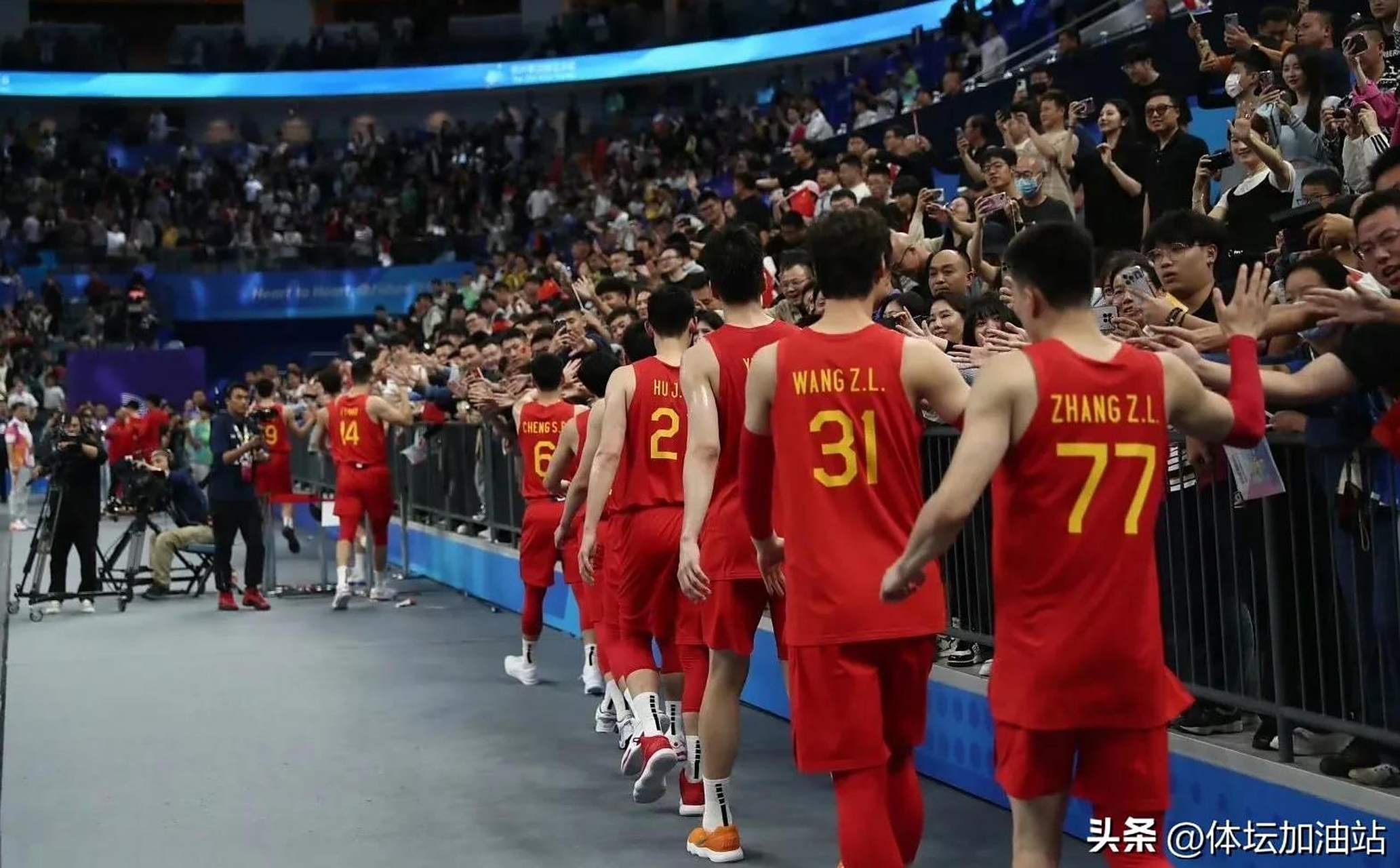 开云体育官网入口-热闹CBA篮球赛即将开打，球迷热情高涨的简单介绍