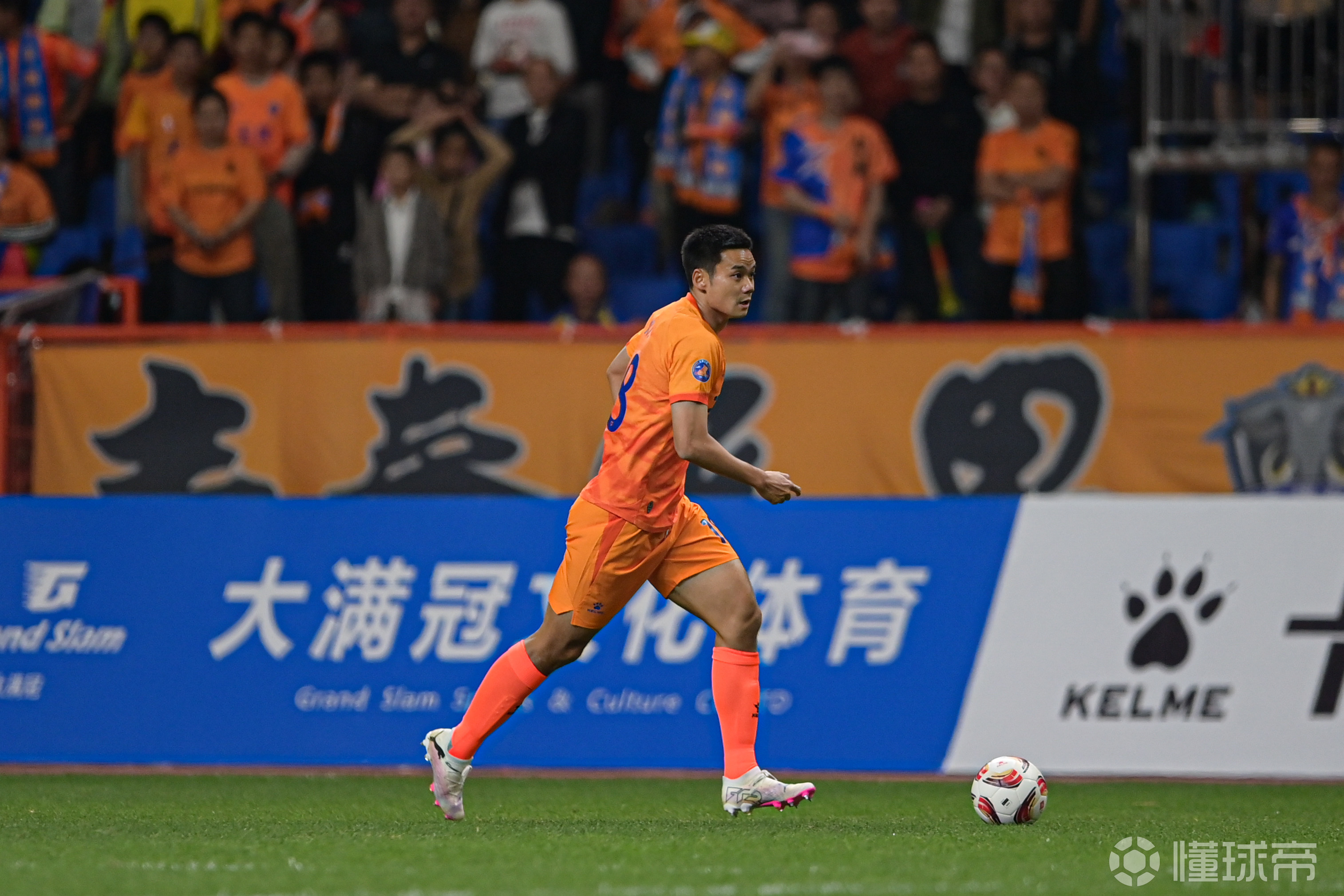 开云体育网页版-中甲联赛决战，球队实力角逐，场面激烈惊心