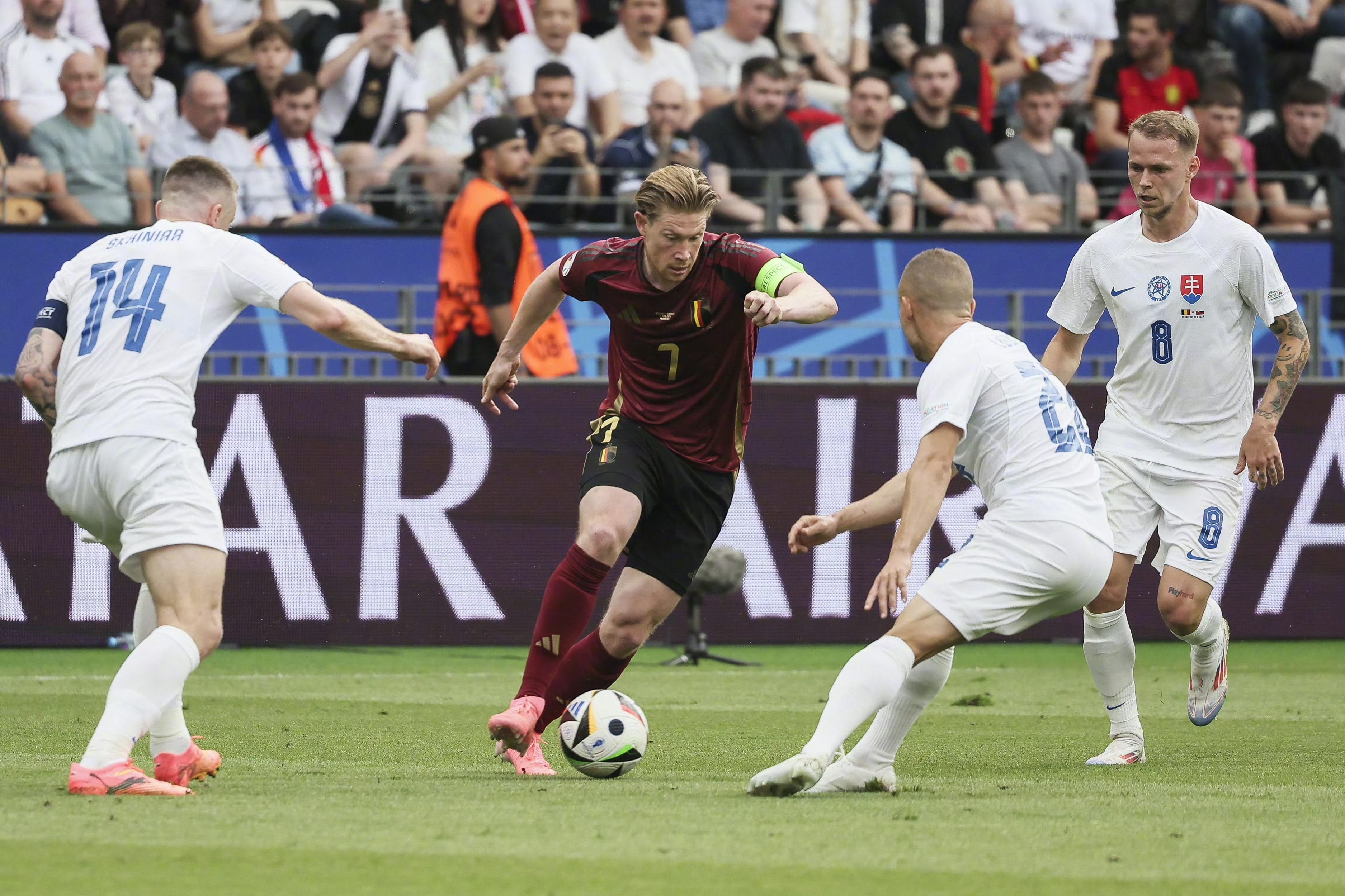 斯洛伐克队表现出色，晋级欧锦赛半决赛