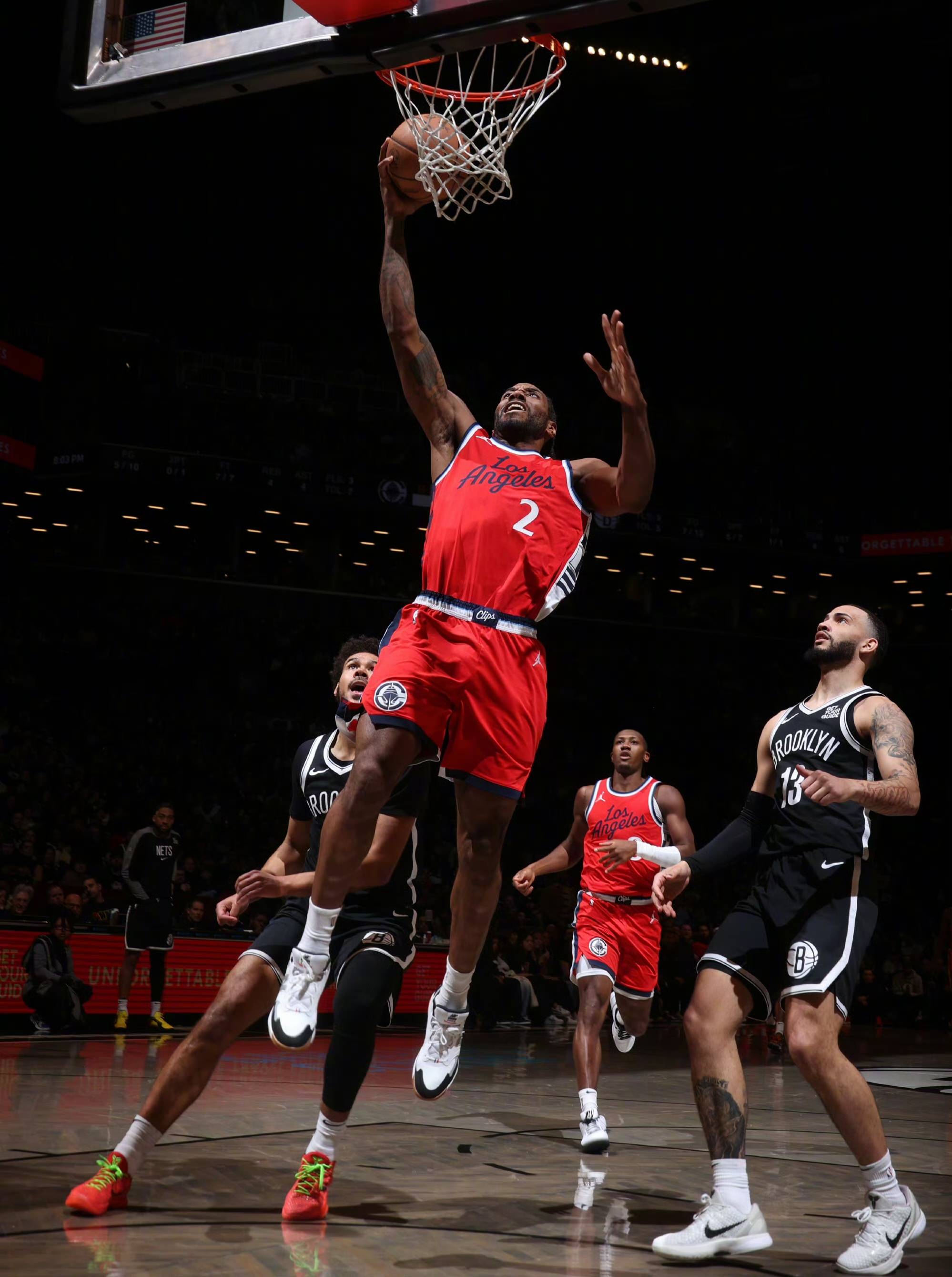 开云体育官网-神勇出击！预选赛球员豪取胜利，轻松晋级