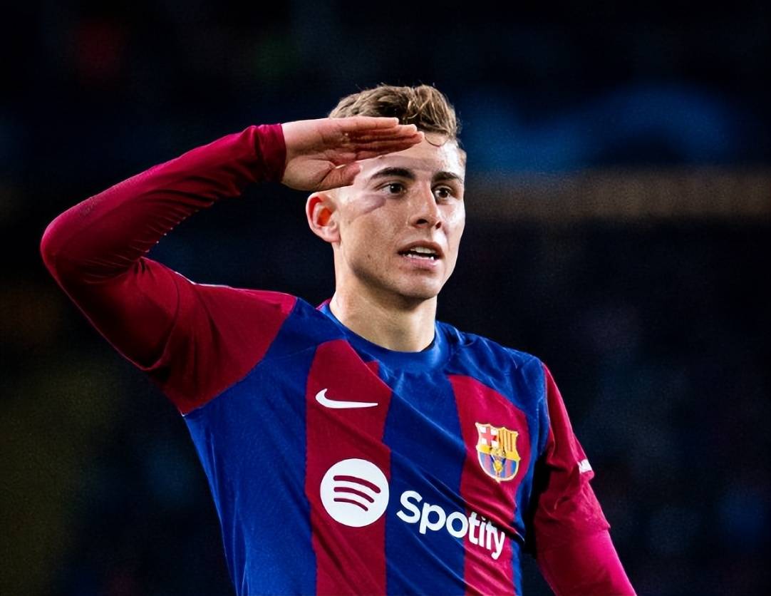 开云体育官网-巴塞罗那宣布签下新后卫，弥补后防漏洞