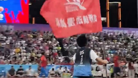 尼克斯球迷联合起来为球队加油助威 尼克斯球迷联合起来为球队加油助威