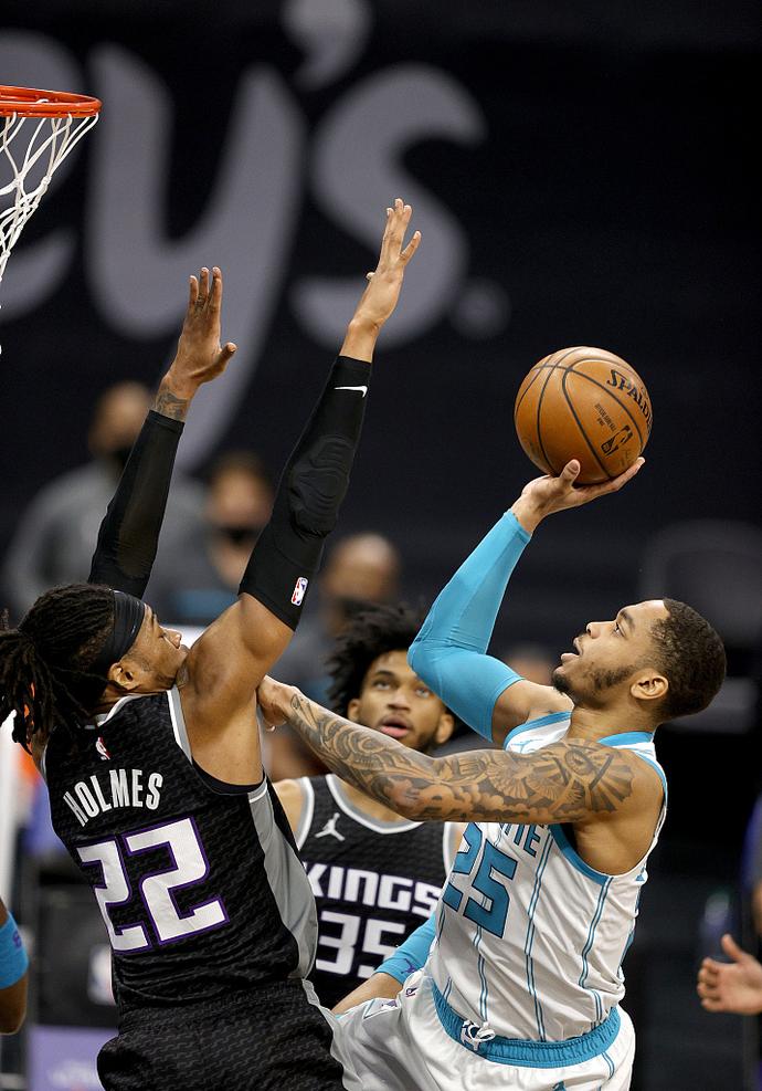 开云体育-超音速队经过激烈争夺，险胜黄蜂