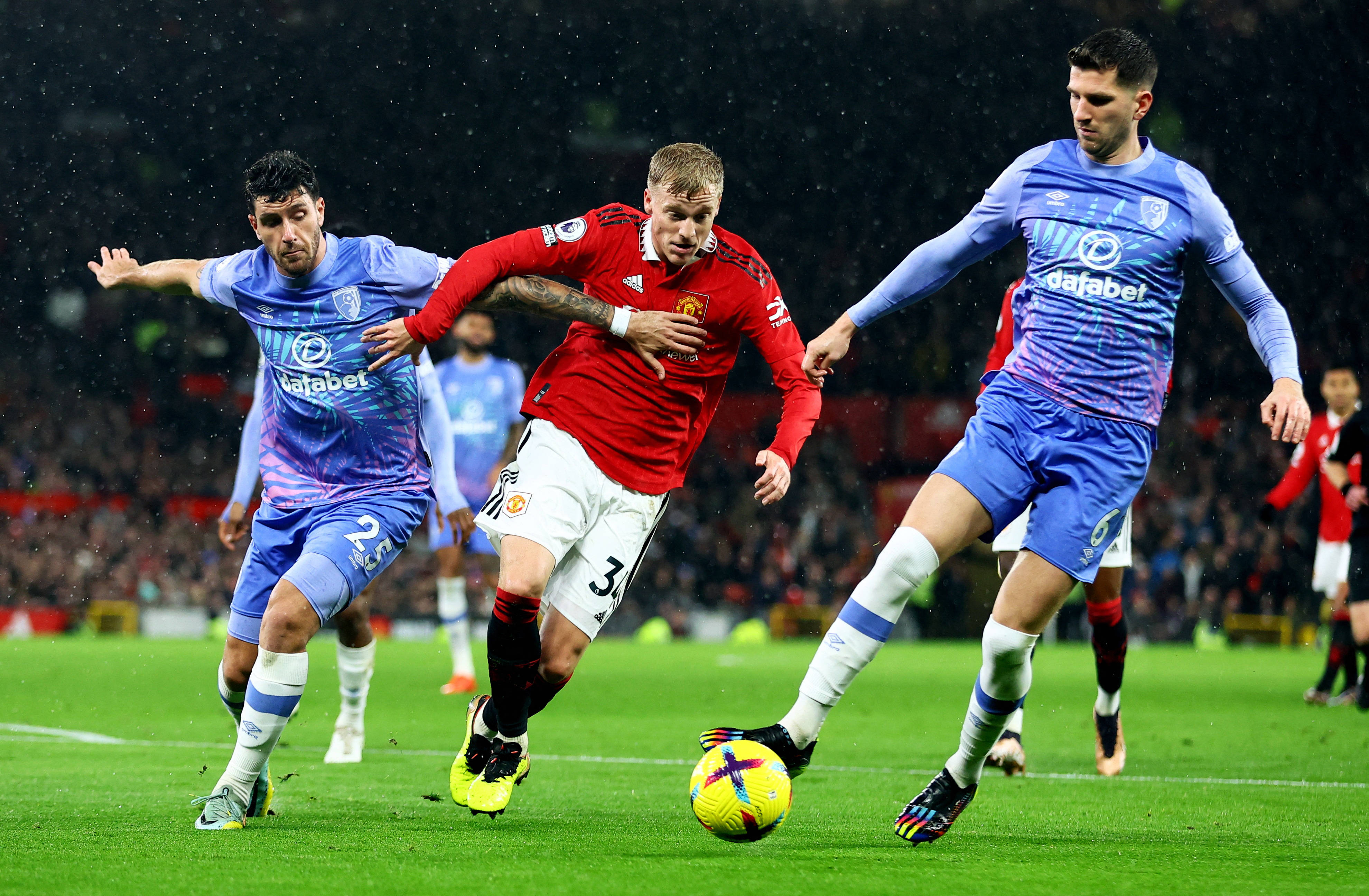 开云体育登录-关于阿贾克斯主场逼平曼城，积分榜上升至第四位的信息