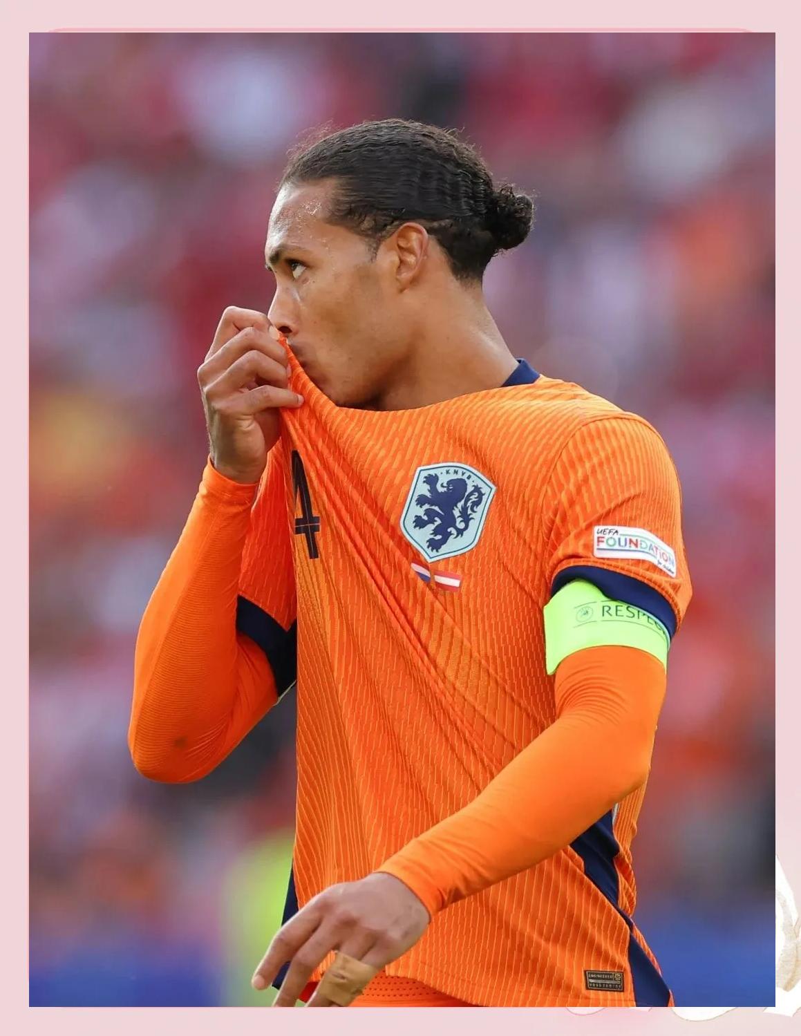 法国国家队豪取两连胜，晋级淘汰赛