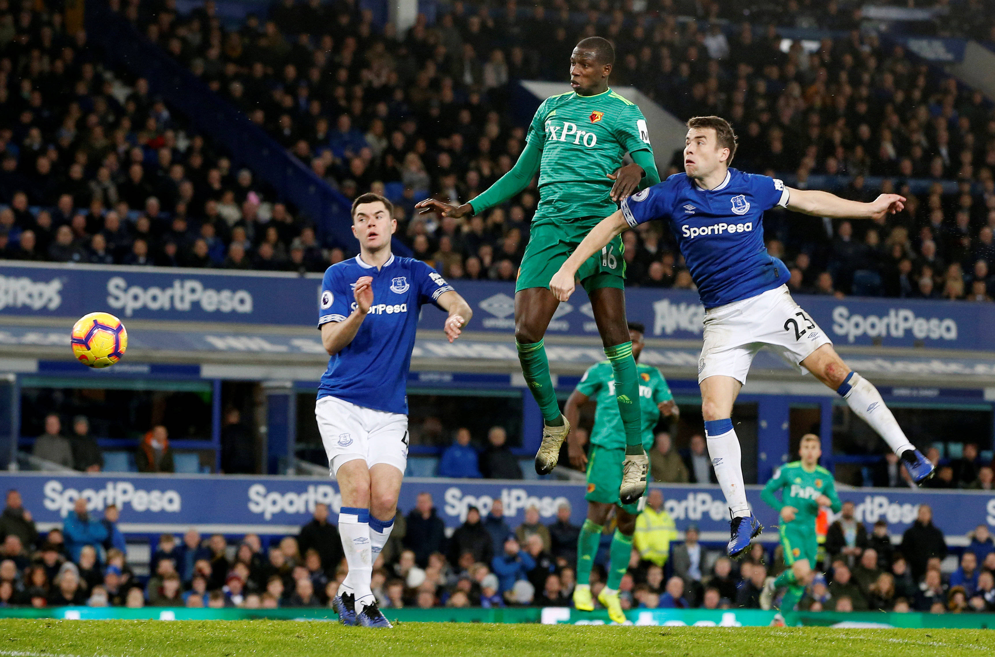 谢菲联取完胜,英格兰足球游戏频频告捷 谢菲联取完胜,英格兰足球游戏频频告捷