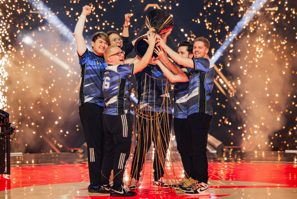 开云体育-欧预赛彩旗飘飘，球队壮志凌云冲击欧锦赛冠军！的简单介绍