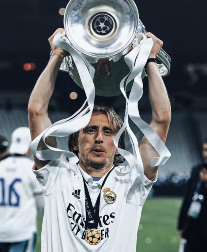 欧洲篮球选手喜获全国联赛的最高荣誉 欧洲篮球选手喜获全国联赛的最高荣誉