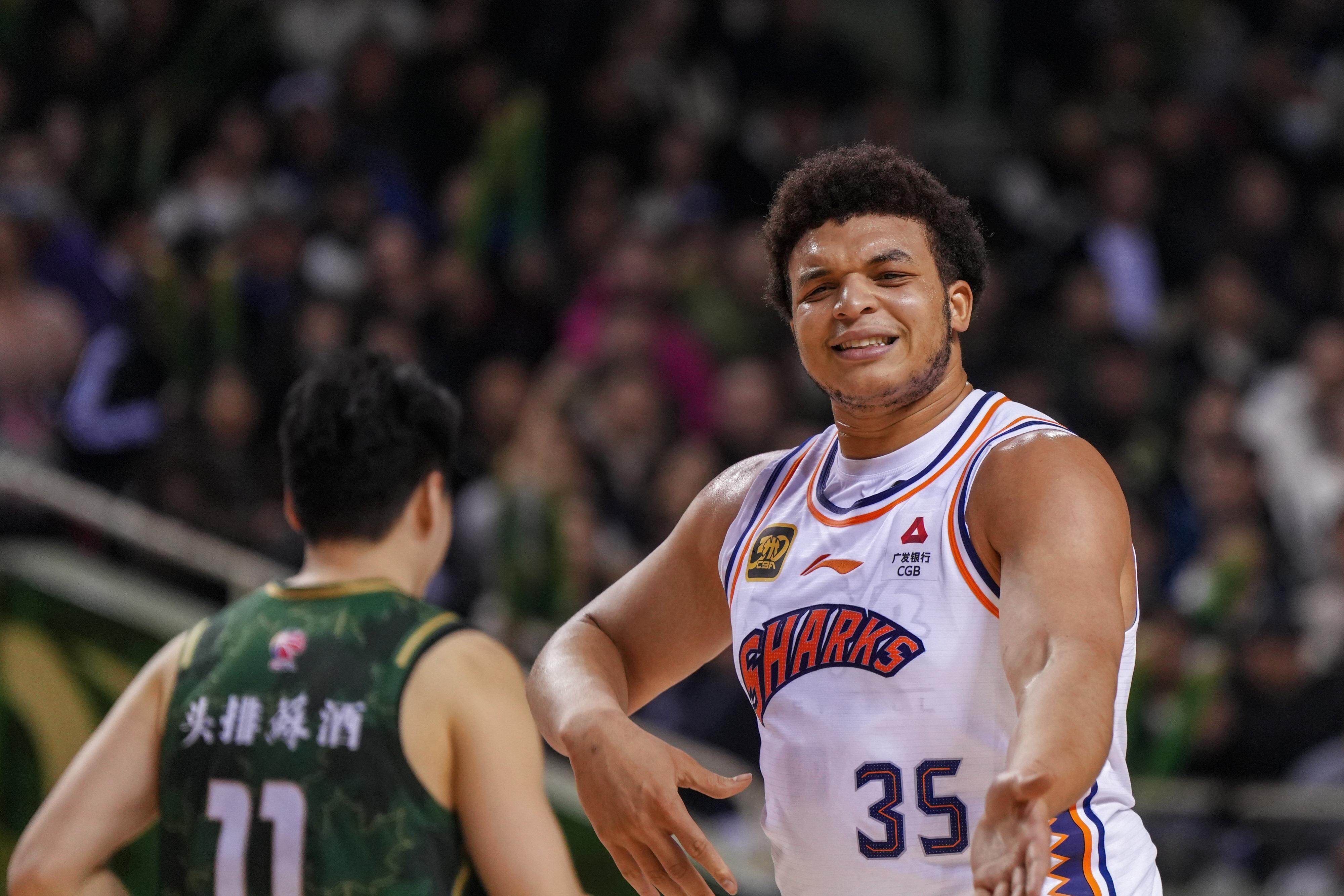 男子篮球联赛外援积极融入,球队整体实力大增 男子篮球联赛外援积极融入,球队整体实力大增