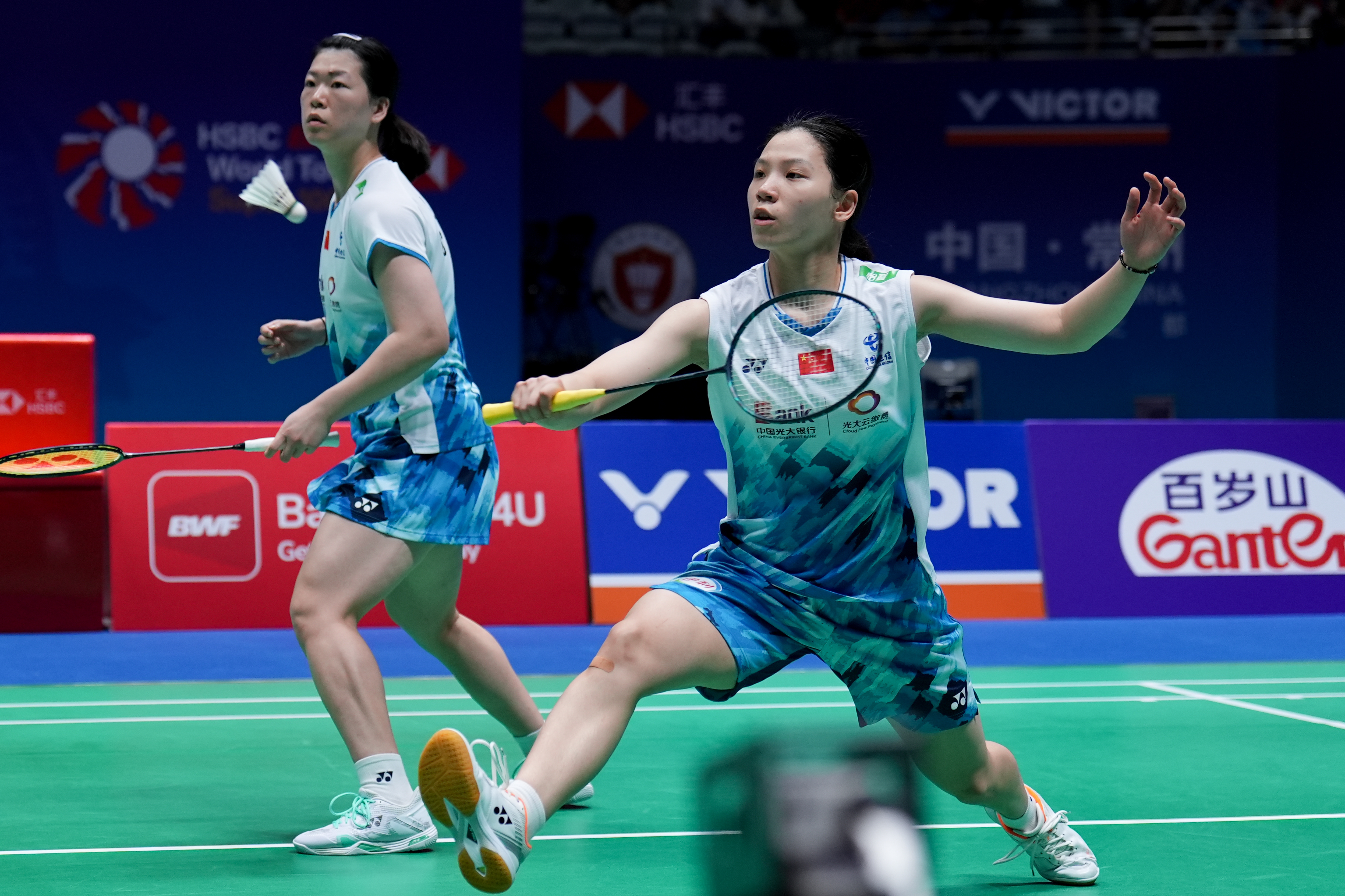 中国女子羽毛球比赛夺冠，实力碾压对手