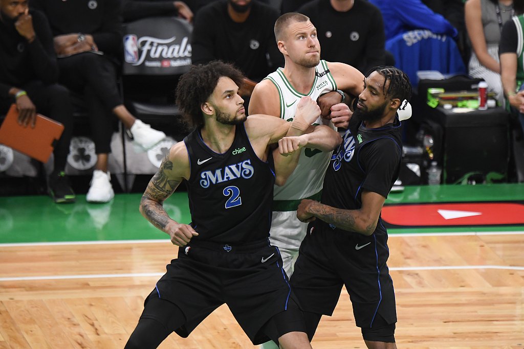 开云体育网页版-独行侠轻取小牛，波尔津吉斯独得分的简单介绍